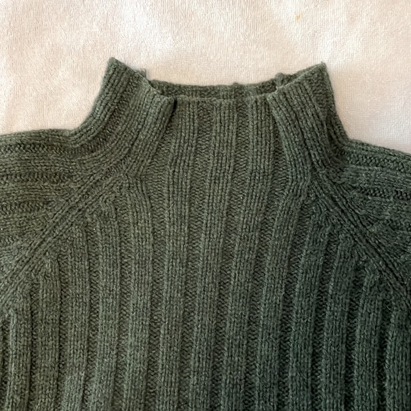 J Crew, 100% wool sweater, size S, forest green - Picture 3 of 5